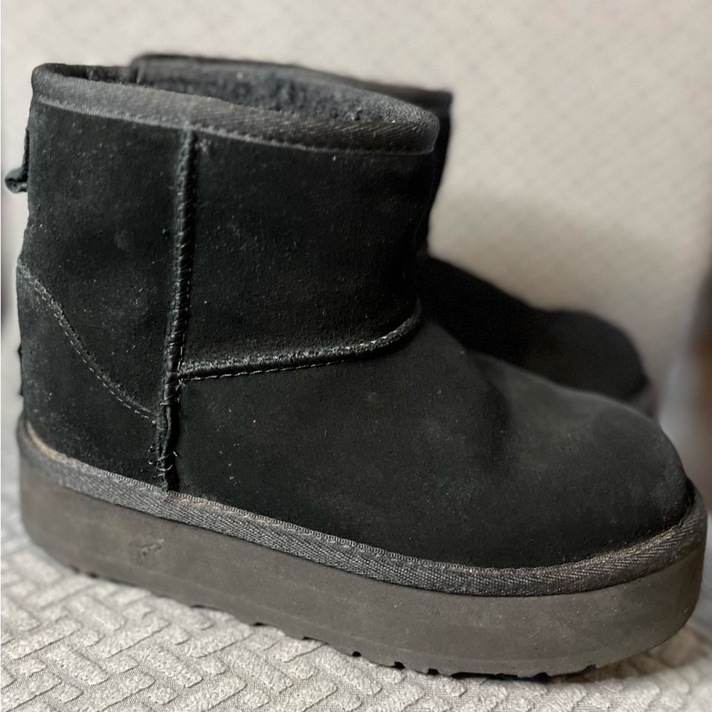 UGG size 1  Tazz Maxi Tasman Boot
